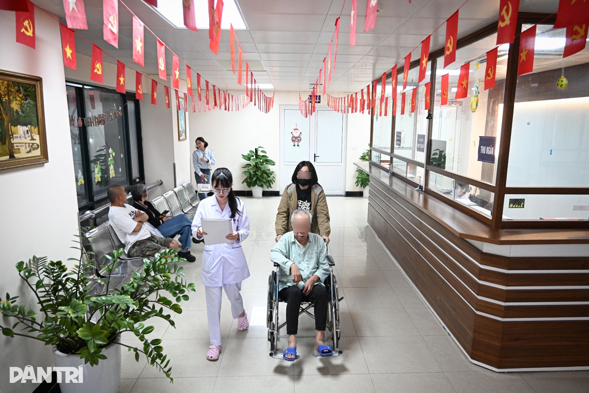 Nín thở xem bác sĩ giải cứu bộ não sắp chết ngạt của bệnh nhân đột quỵ - 7 Nín thở xem bác sĩ giải cứu bộ não sắp chết ngạt của bệnh nhân đột quỵ - 7