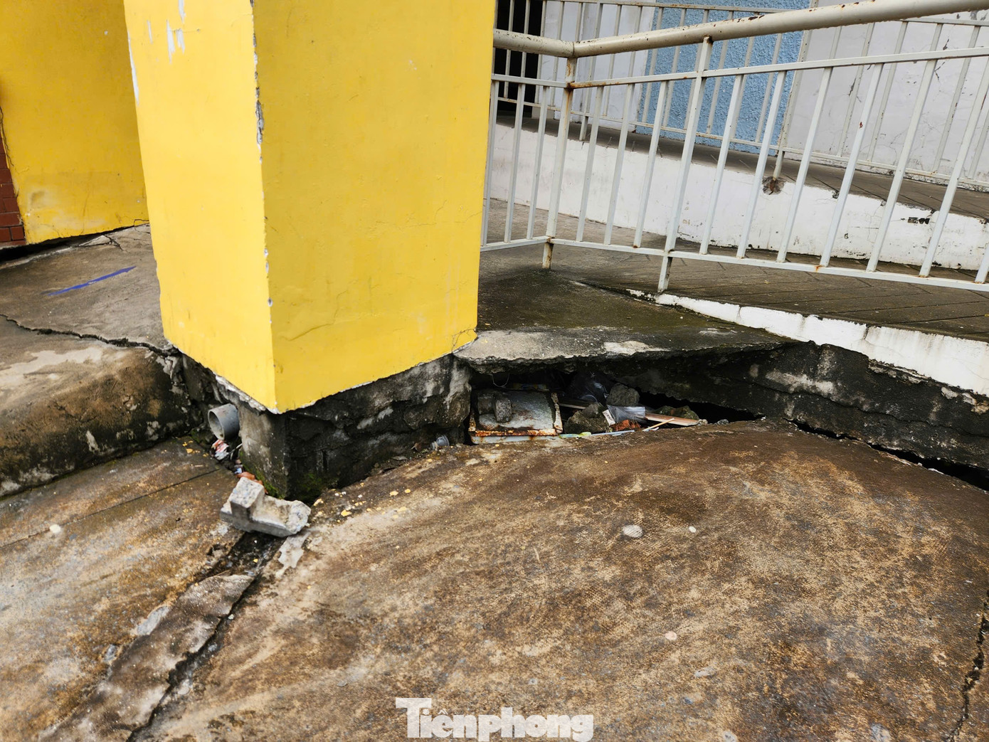 Cảnh nứt vỡ nhà cửa, hư hỏng hạ tầng ở nơi sụt lún nhất TPHCM- Ảnh 3.