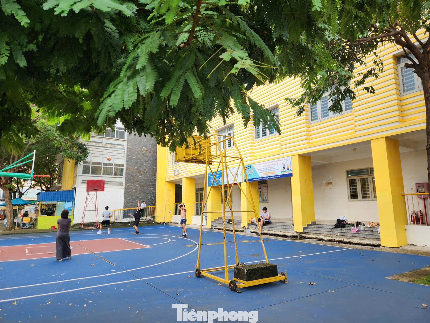 Cảnh nứt vỡ nhà cửa, hư hỏng hạ tầng ở nơi sụt lún nhất TPHCM- Ảnh 6.