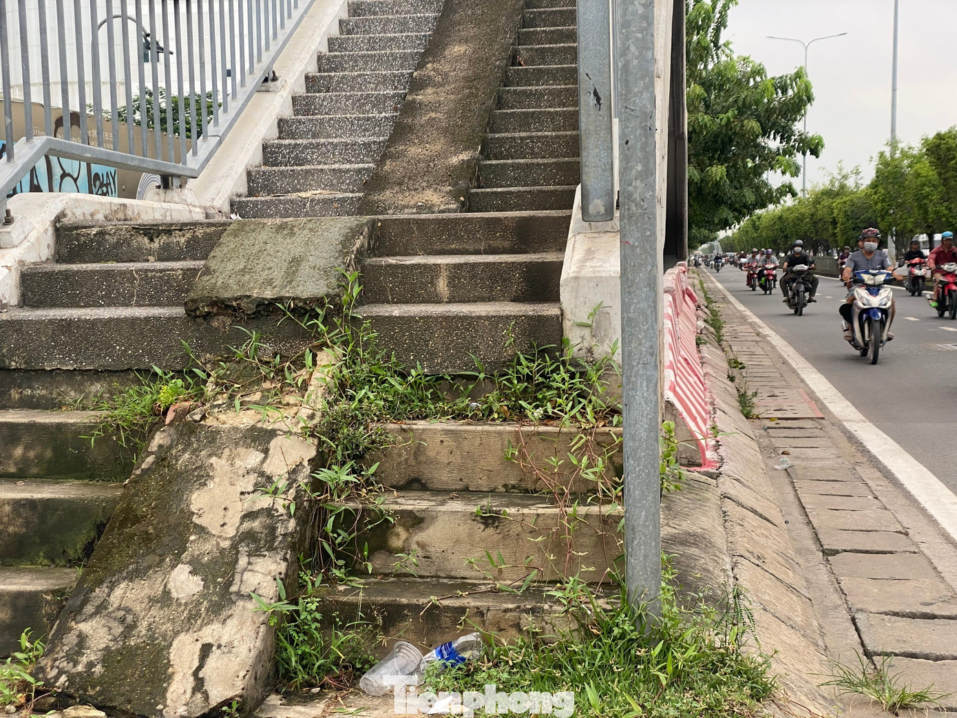 Cảnh nứt vỡ nhà cửa, hư hỏng hạ tầng ở nơi sụt lún nhất TPHCM- Ảnh 10.