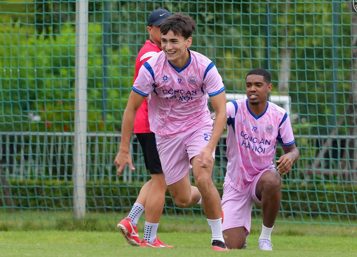 Tám cầu thủ Việt kiều U22 thi đấu thế nào ở V-League? 4 Tám cầu thủ Việt kiều U22 thi đấu thế nào ở V-League? - Ảnh 4.