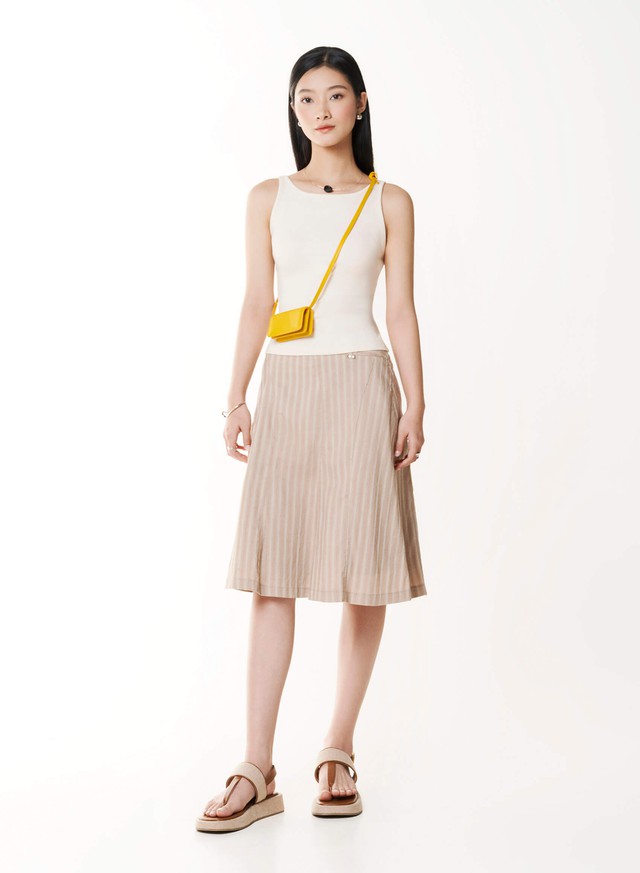 Giày đế xuồng, 'cầu nối' giữa thoải mái và sành điệu - Ảnh 4.