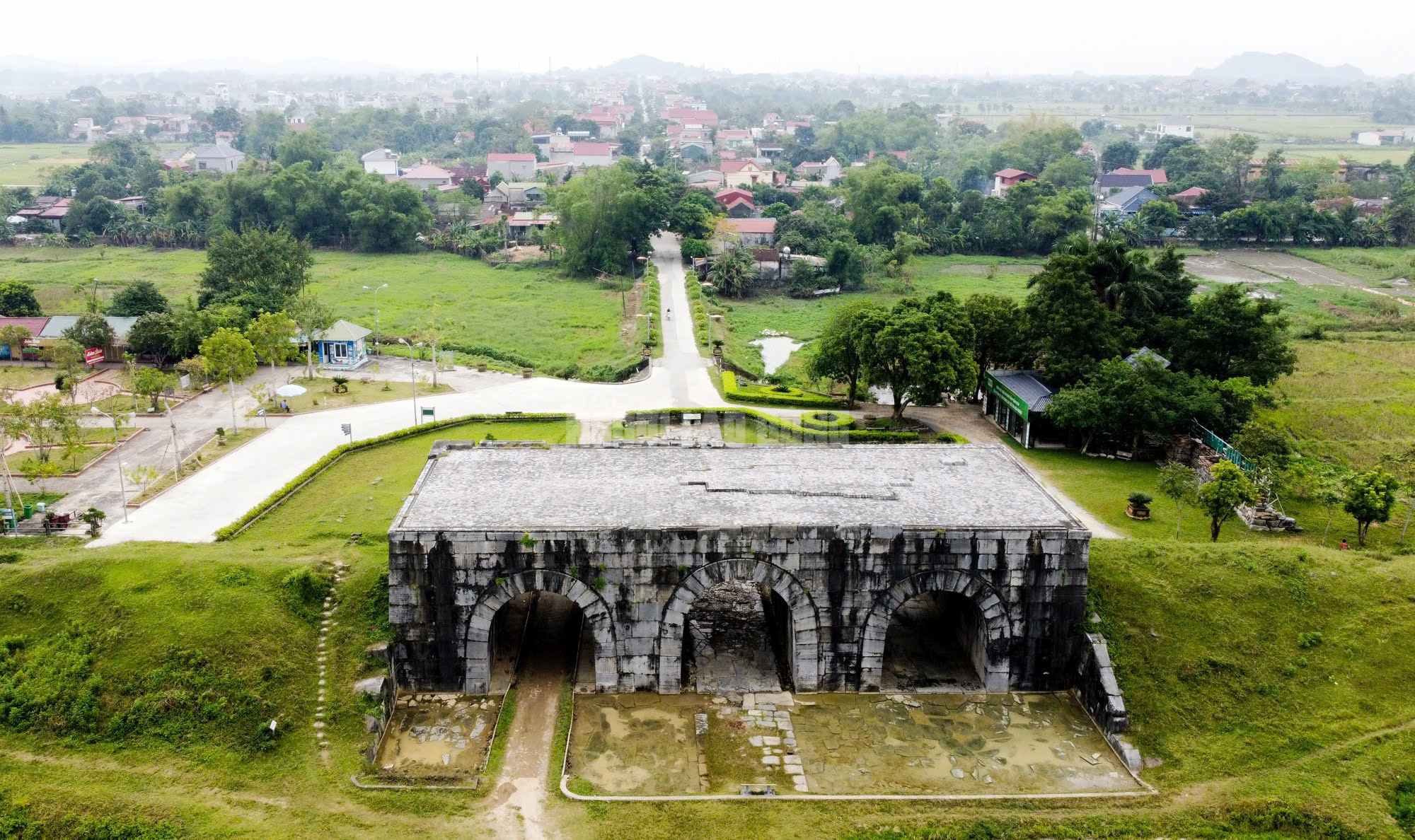 Khai quật đàn tế cổ hơn 600 năm của triều đại ngắn nhất Việt Nam - Ảnh 3.