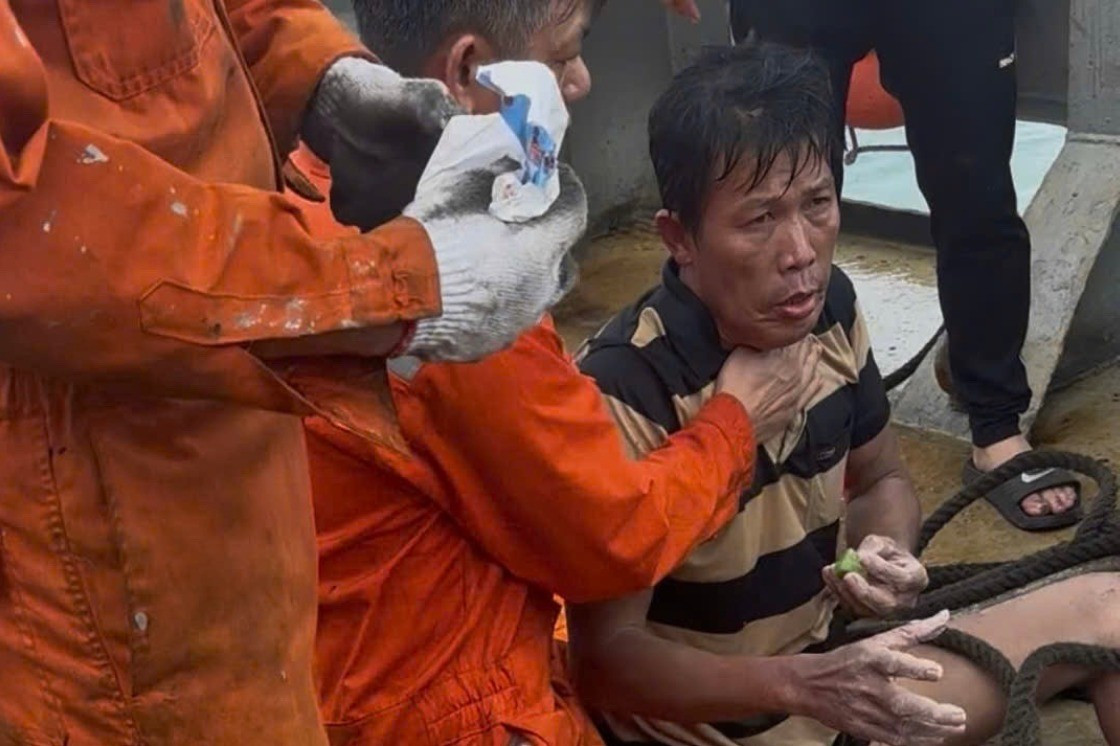 Thuyền phó chỉ huy tàu cứu người giữa bão biển: 