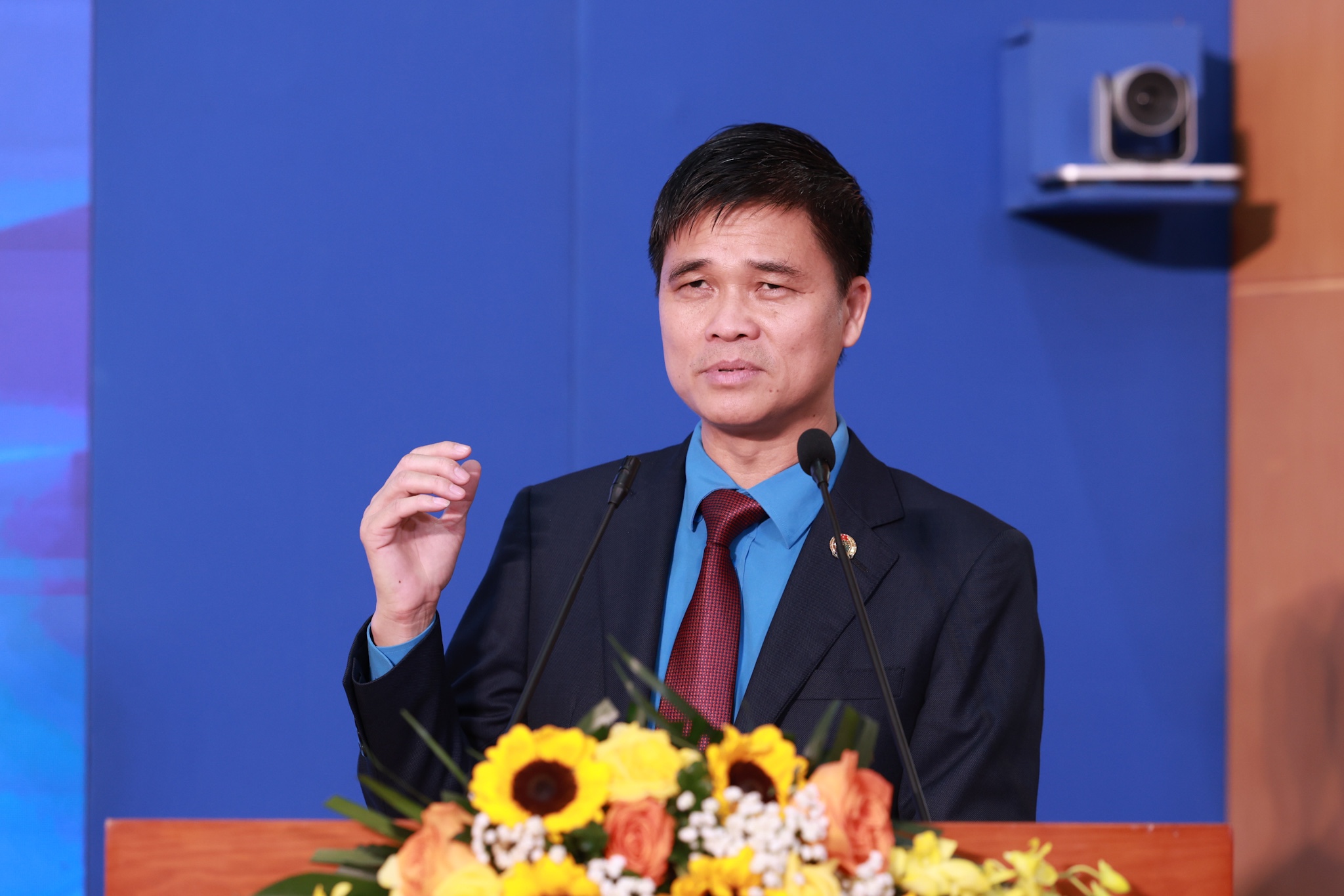 Trao giải cuộc thi tìm hiểu Luật Công đoàn, Luật Bảo hiểm xã hội 2024 - Ảnh 2.