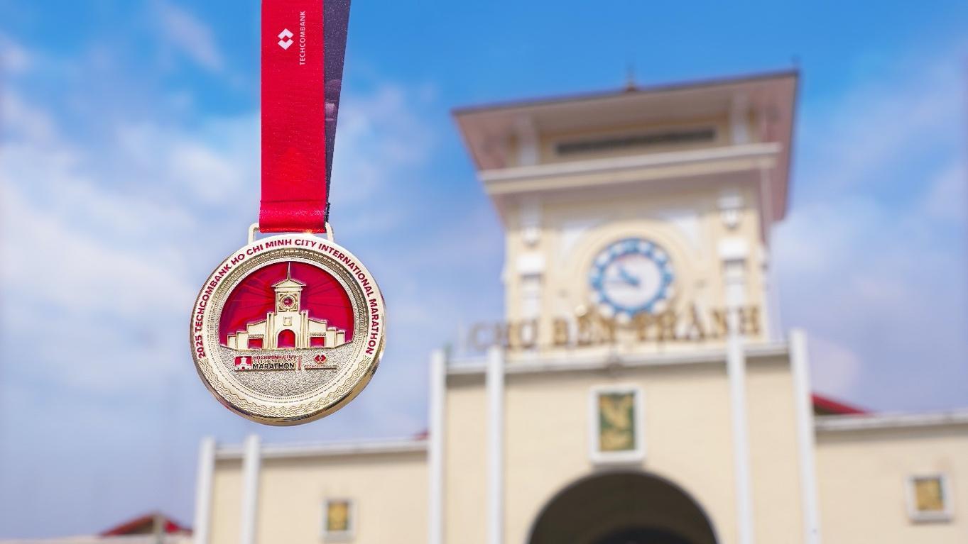 Công bố vật phẩm thi đấu Giải marathon quốc tế TP.HCM Techcombank mùa 8 - Ảnh 2.