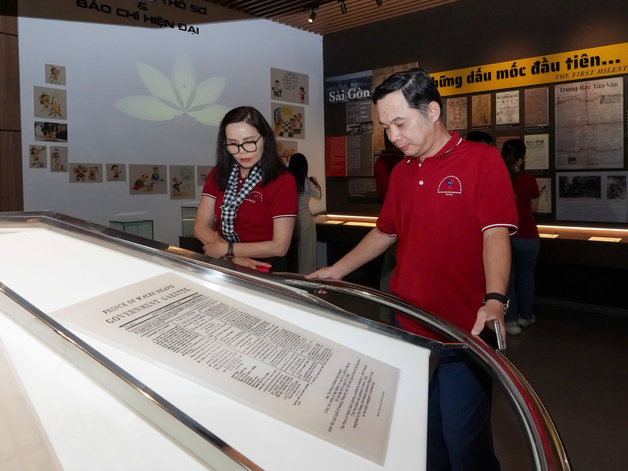 Đoàn cán bộ tuyên giáo TP HCM thăm Bảo tàng Báo chí Việt Nam ghi dấu lịch sử - Ảnh 9.
