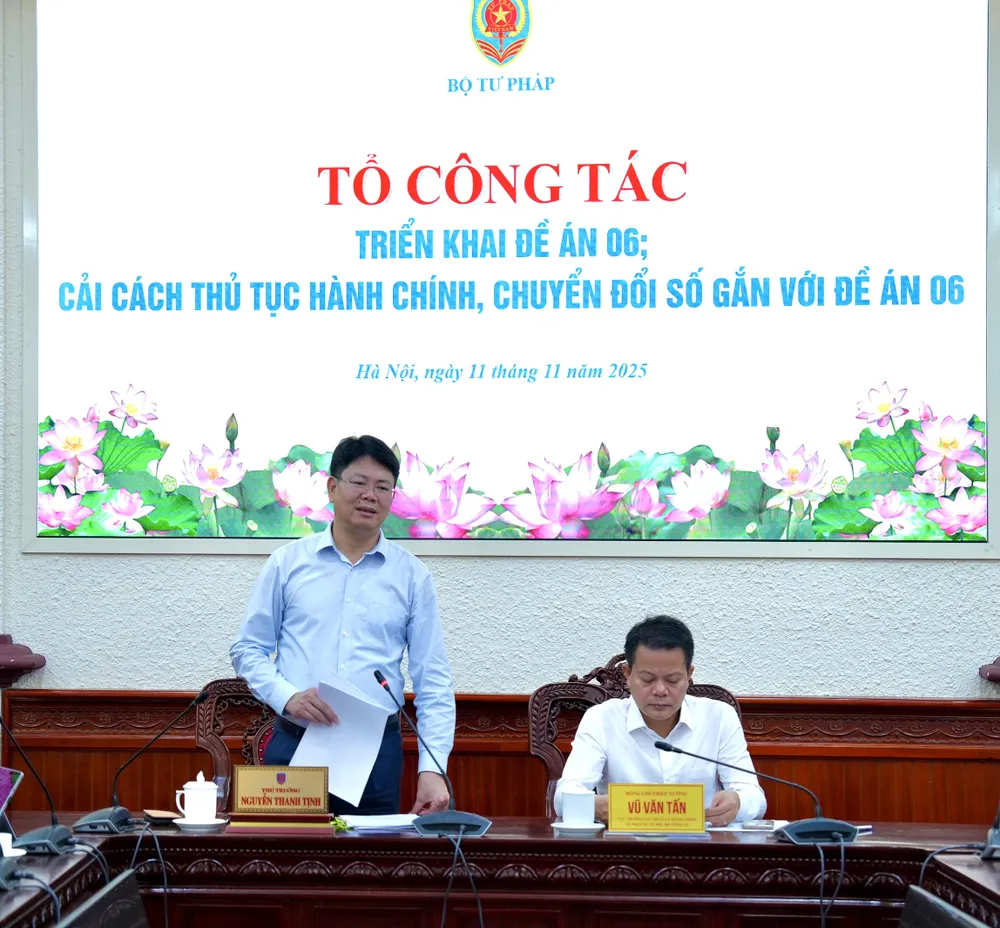 Thứ trưởng Bộ Tư pháp Nguyễn Thanh Tịnh phát biểu tại cuộc họp. Ảnh: Hoàng Huy Thứ trưởng Nguyễn Thanh Tịnh.jpg