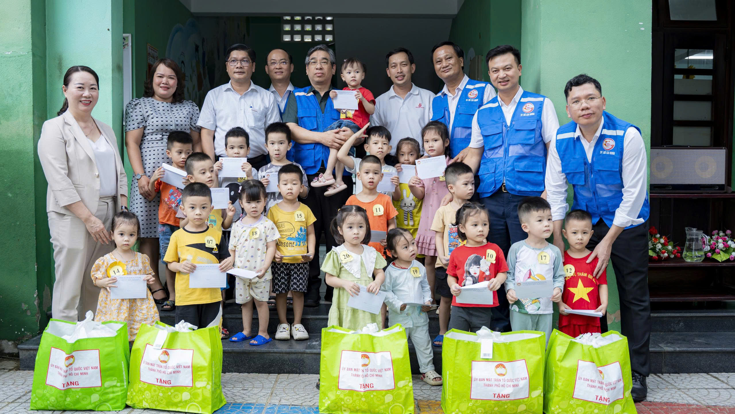 TP HCM hỗ trợ TP Huế 20 tỉ đồng khắc phục lũ lụt - Ảnh 3.