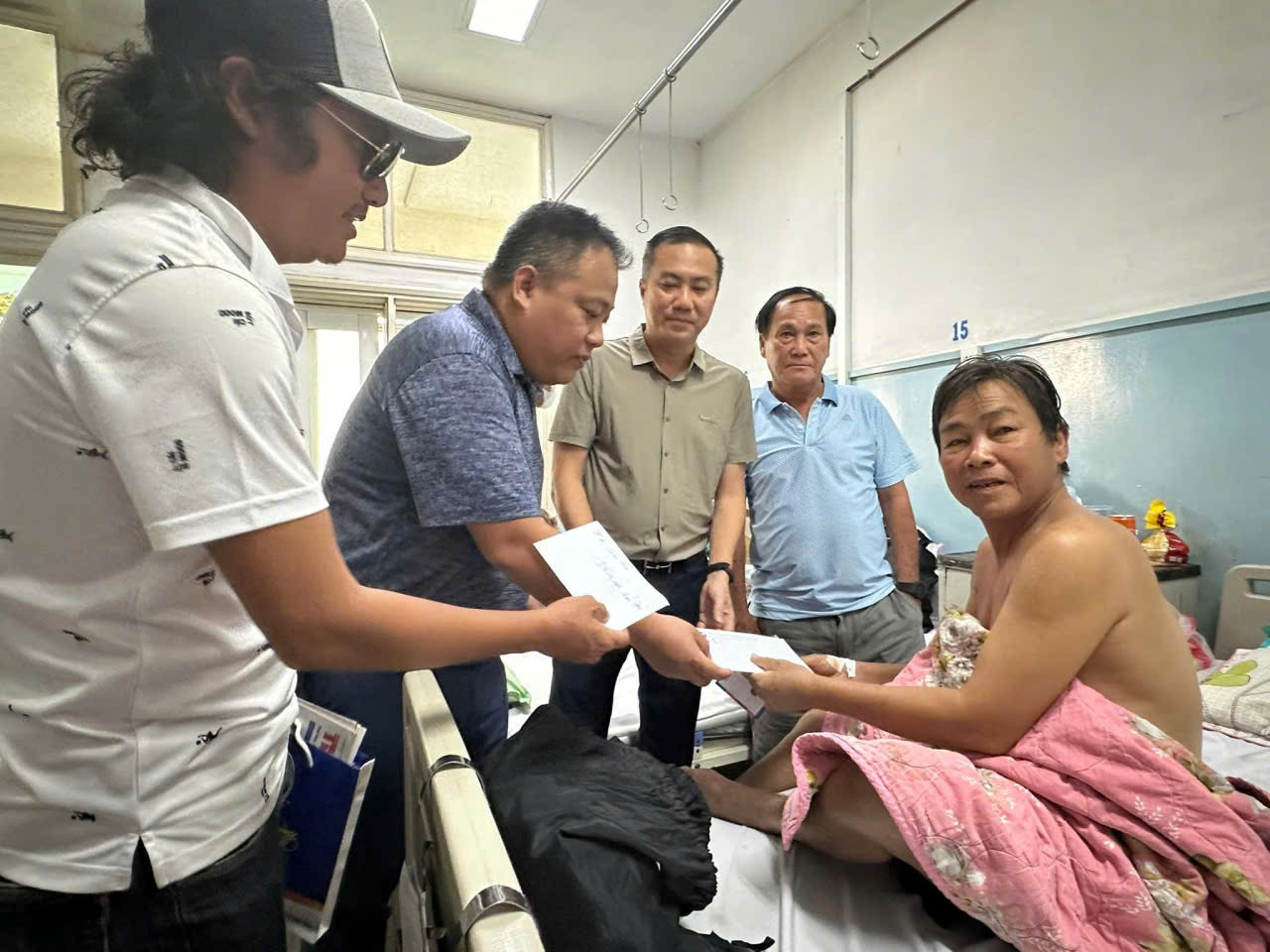 Đồng đội, bằng hữu chung tay hỗ trợ danh thủ Hồ Văn Lợi đangthập tử nhất sinh - Ảnh 4.