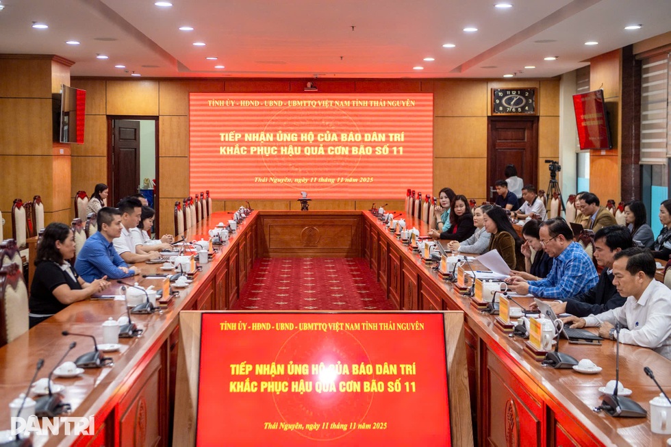 Báo Dân trí trao tặng hơn 280 triệu đồng tới 2 trường học tại Thái Nguyên - 3