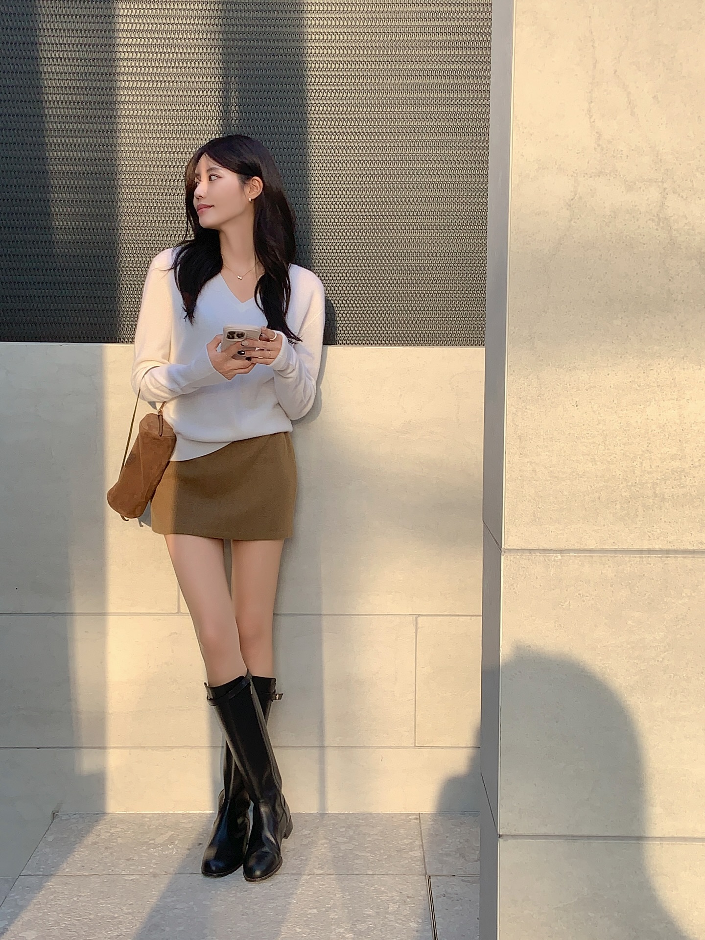 Trang phục màu trắng - be mùa này đẹp khó cưỡng: Cứ mặc lên là thành nàng thơ dịu dàng, tinh tế- Ảnh 10.