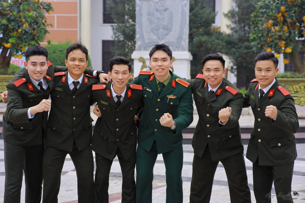 Thủ khoa tốt nghiệp Học viện An ninh với gần 80 danh hiệu khen thưởng - 3