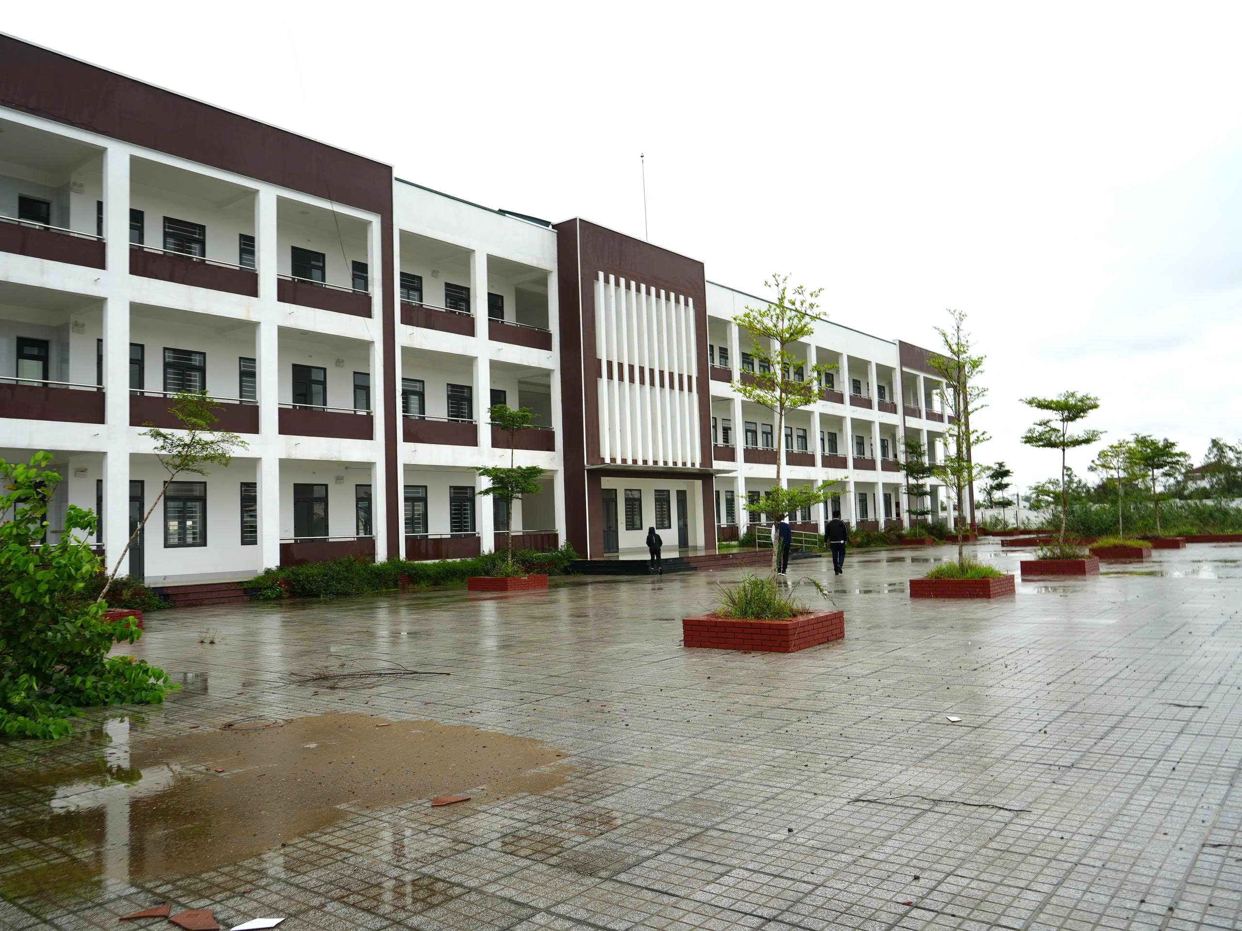 Nhà, trường xây xong để… 'đắp chiếu'- Ảnh 3.