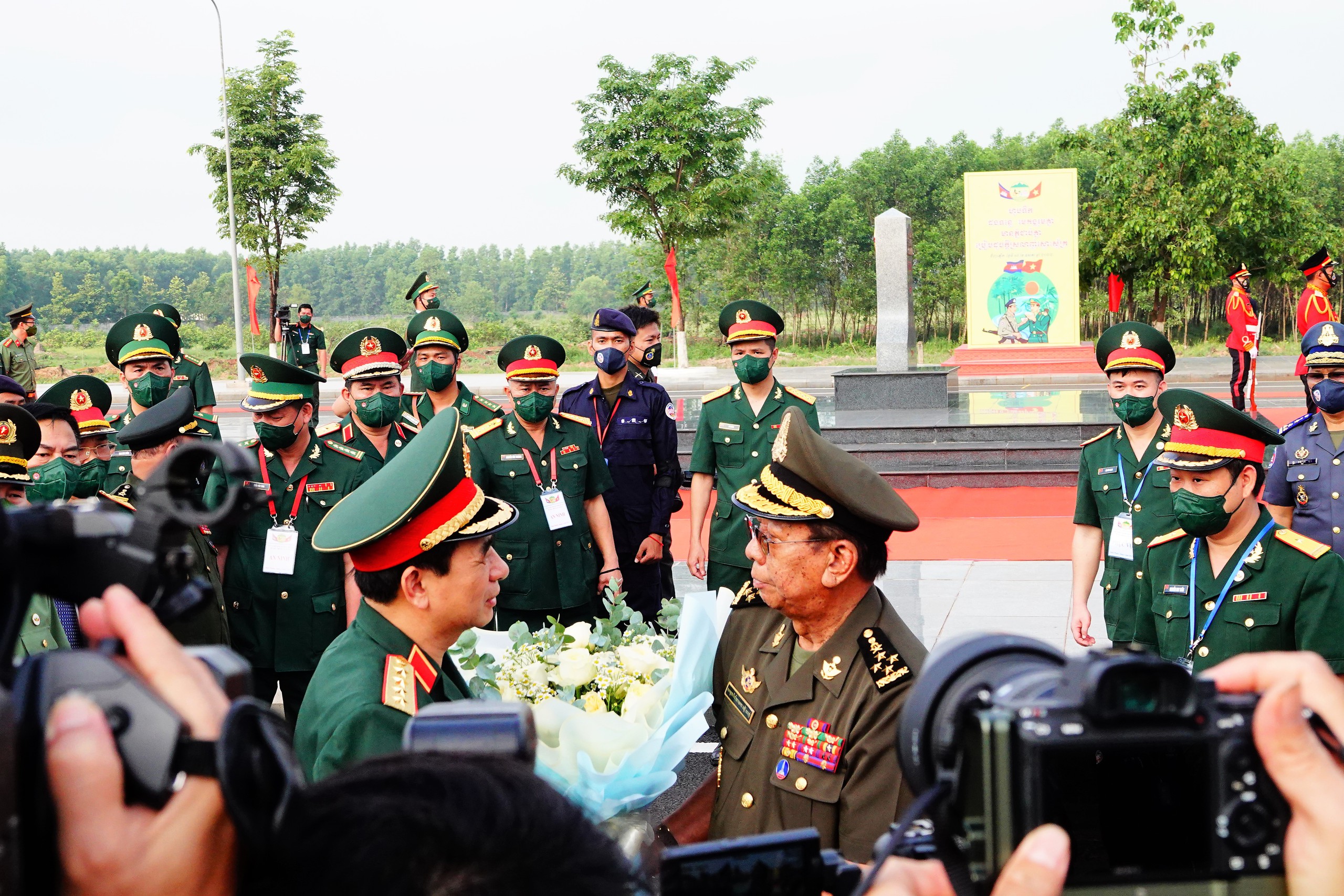 Giao lưu hữu nghị quốc phòng biên giới Việt Nam - Campuchia lần 2 có gì mới? - Ảnh 2.