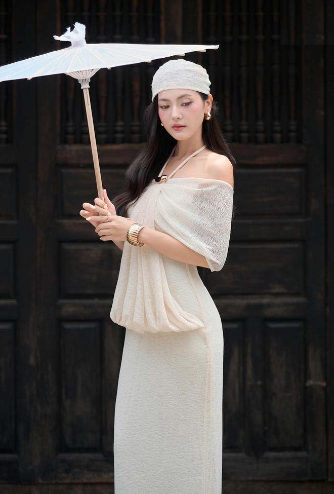 Trở nên thời thượng chỉ với một chiếc váy trắng, đen 5 Trở nên thời thượng chỉ với một chiếc váy trắng, đen - Ảnh 5.