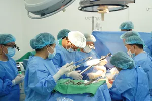 Con gái nén nước mắt hiến tạng cha cứu 7 người và kỳ tích ghép phổi đầu tiên phía Nam