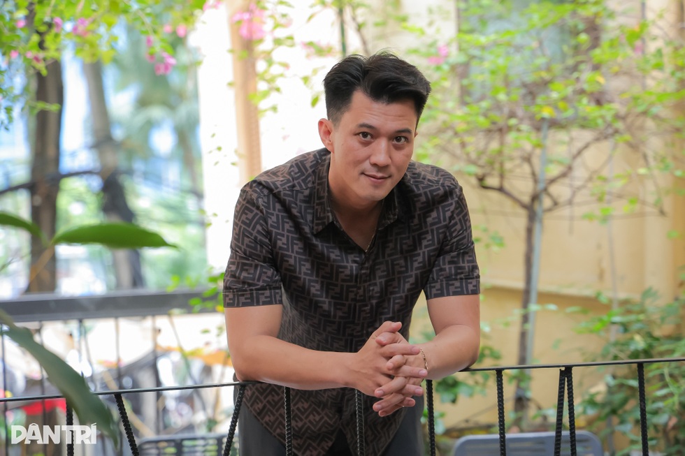 Hà Việt Dũng U40: “Tổng tài mỏ hỗn” trên phim, ngoài đời chủ homestay - 8