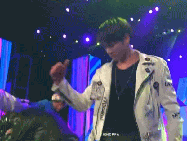 Clip hiếm: BTS trình diễn ở Việt Nam- Ảnh 2.