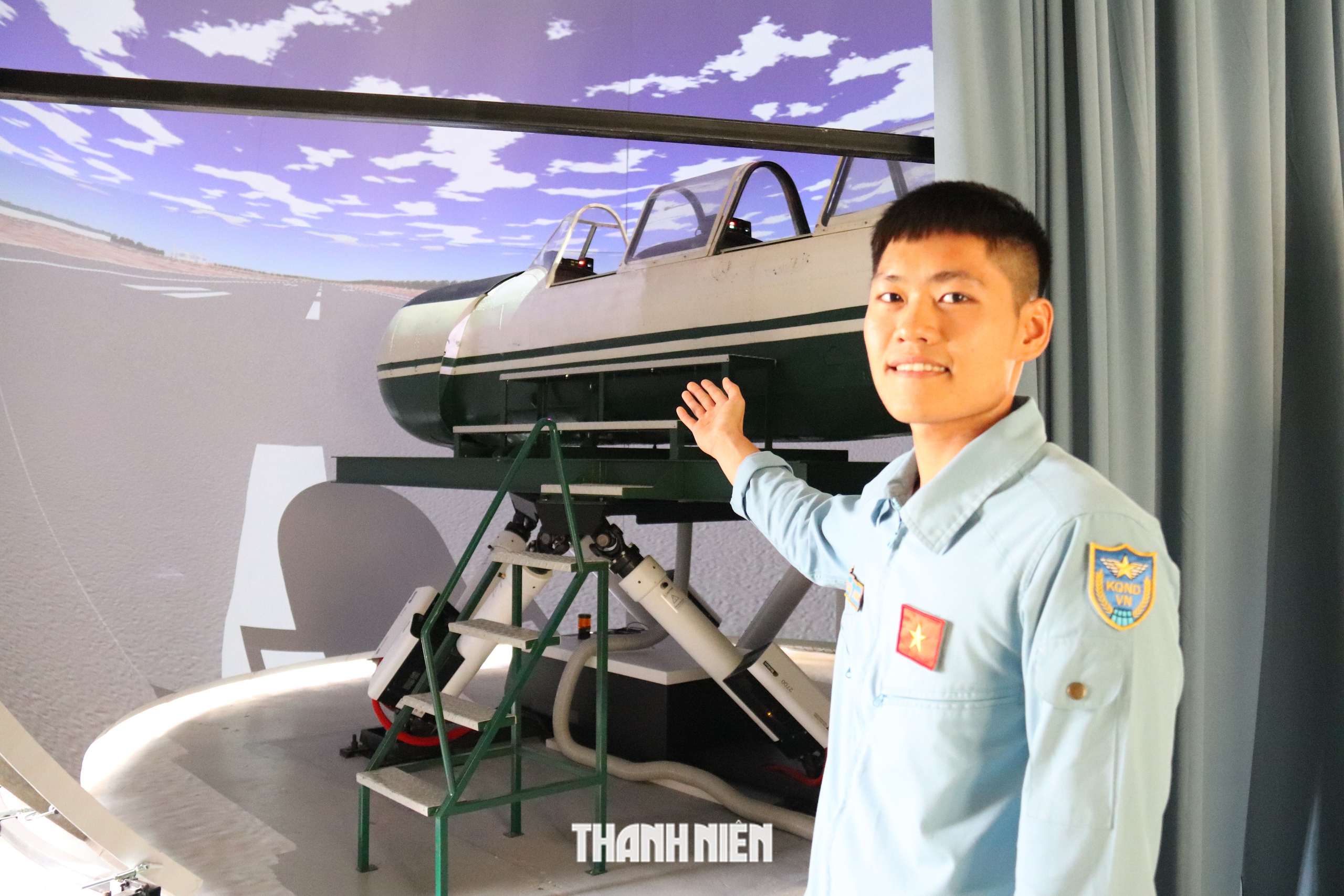 Cận cảnh Trung đoàn 920 đào tạo phi công ở sân bay Phan Thiết - Ảnh 7.