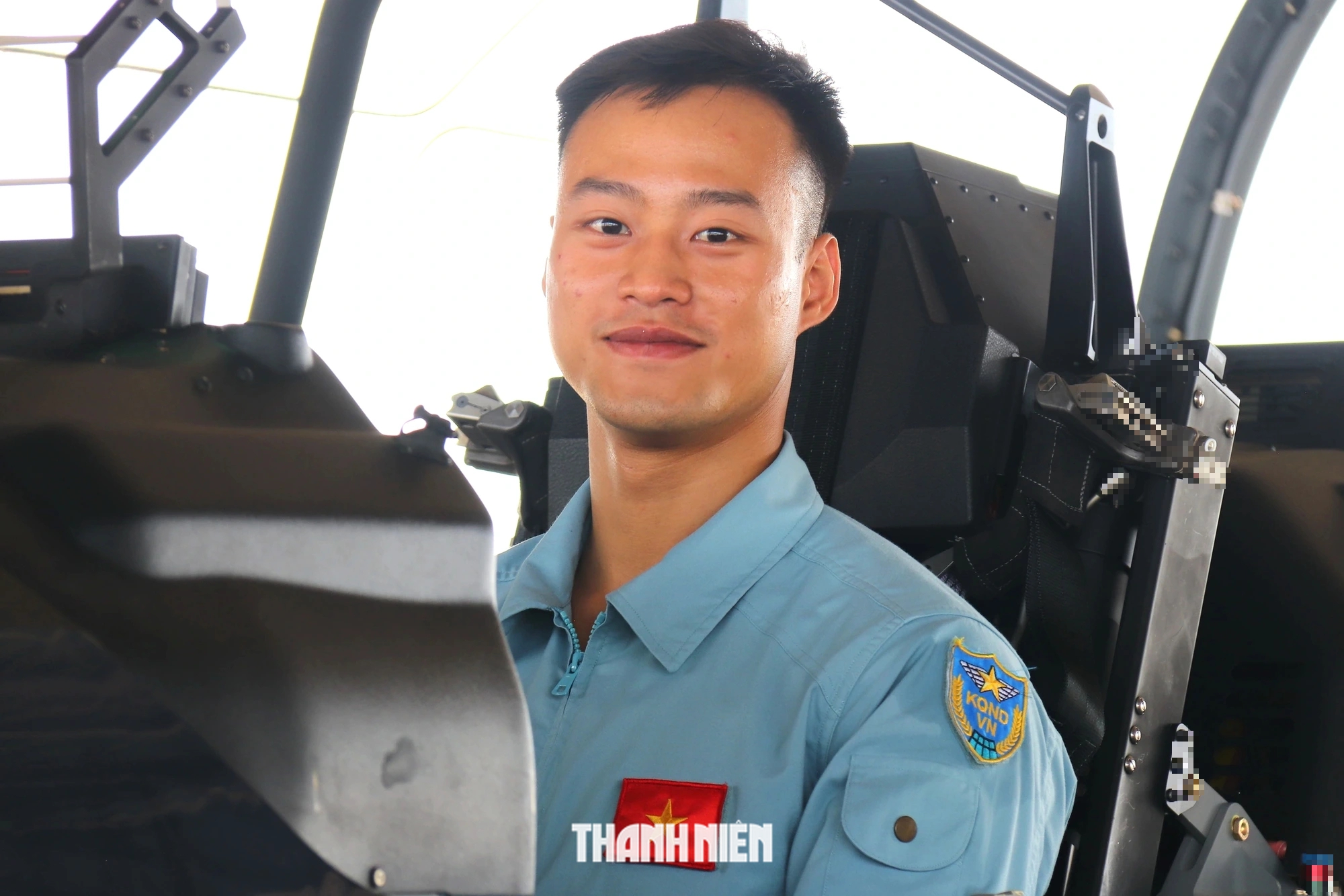 Cận cảnh Trung đoàn 920 đào tạo phi công ở sân bay Phan Thiết - Ảnh 11.