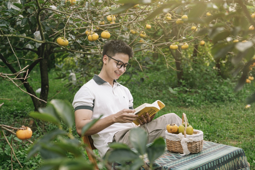 Khách mê hái quả, chụp ảnh, uống cà phê tại vườn khi đi du lịch Sơn La - 2