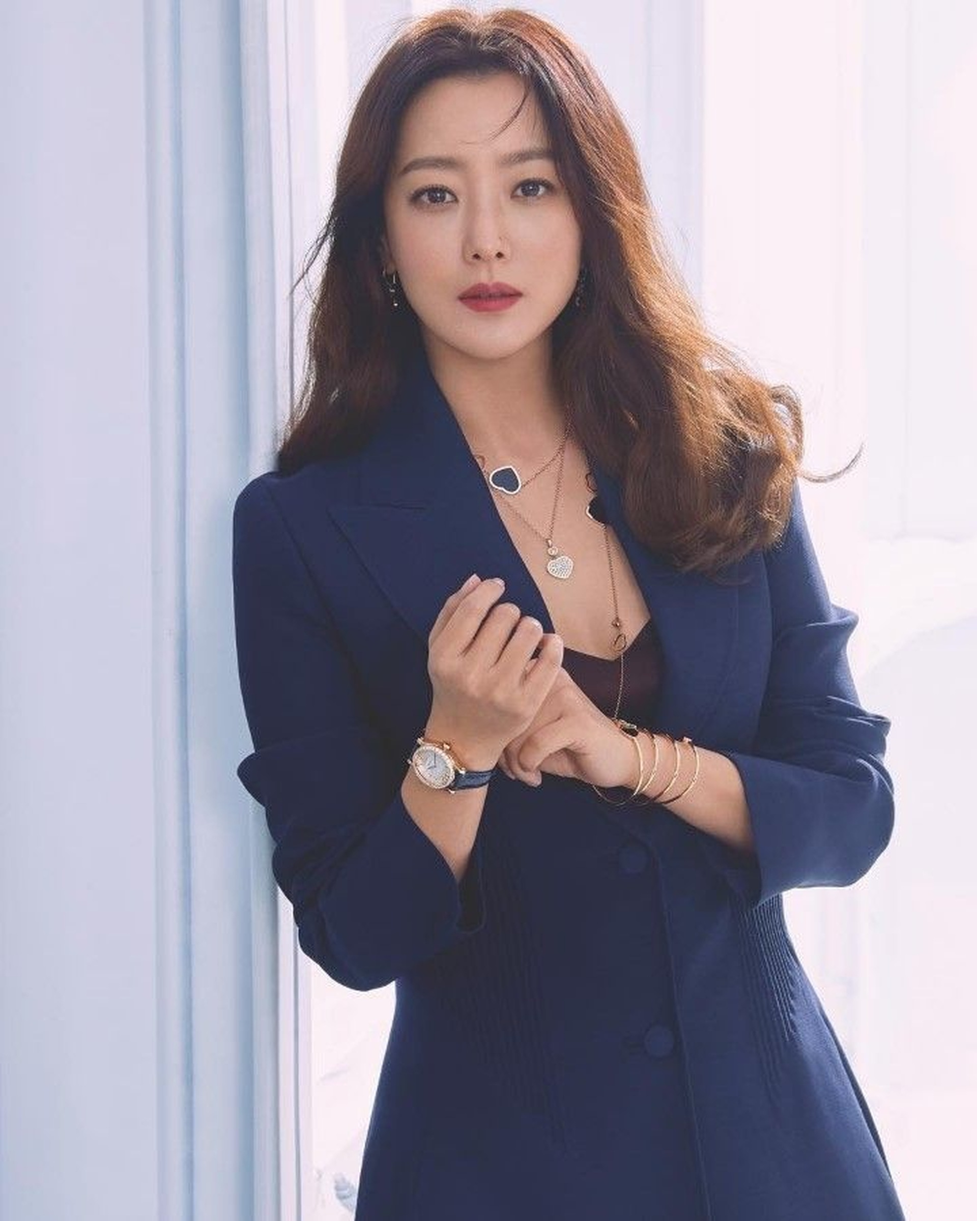 Sắc vóc rực rỡ của tượng đài nhan sắc xứ Hàn ở tuổi U50 - 8