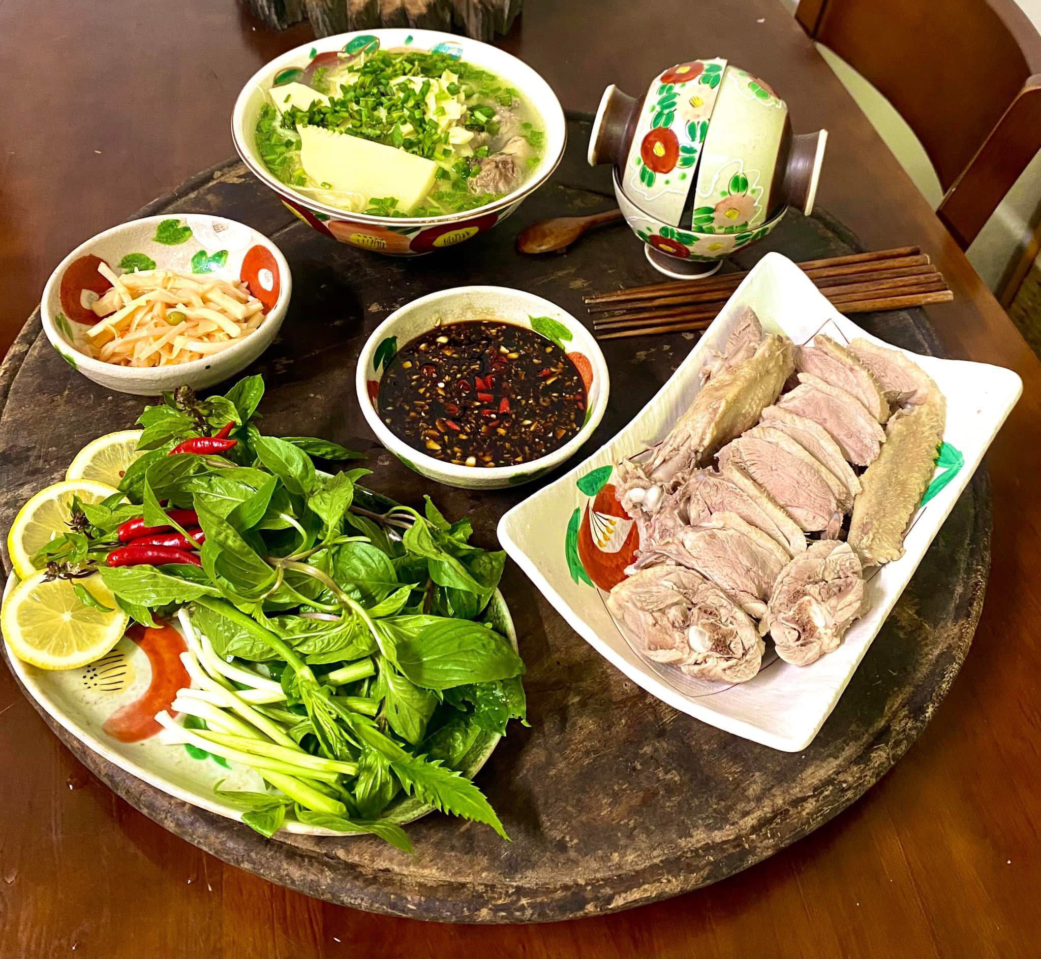 Ngan luộc -  Canh măng tiết 