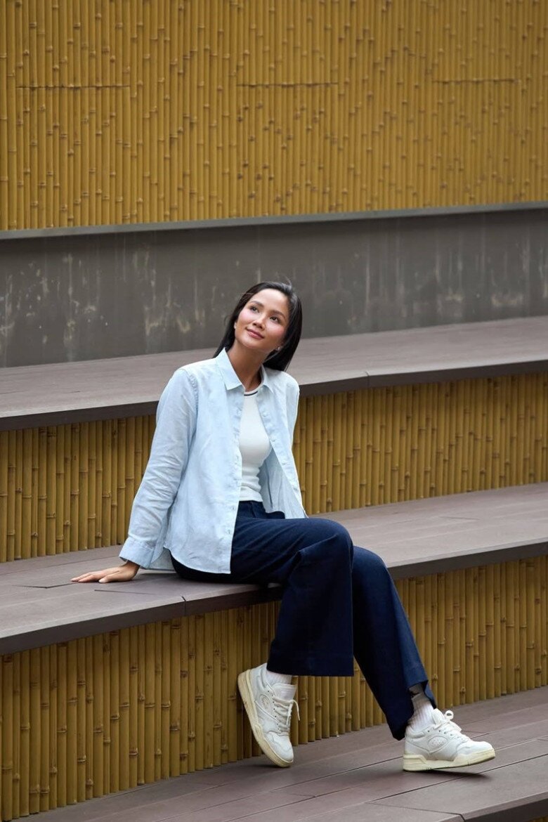 Sao Việt 24h: Lệ Quyên được khen mặt mộc trẻ hơn người tình kém 12 tuổi, tay trong tay đẹp đôi khiến dân tình chú ý - 6