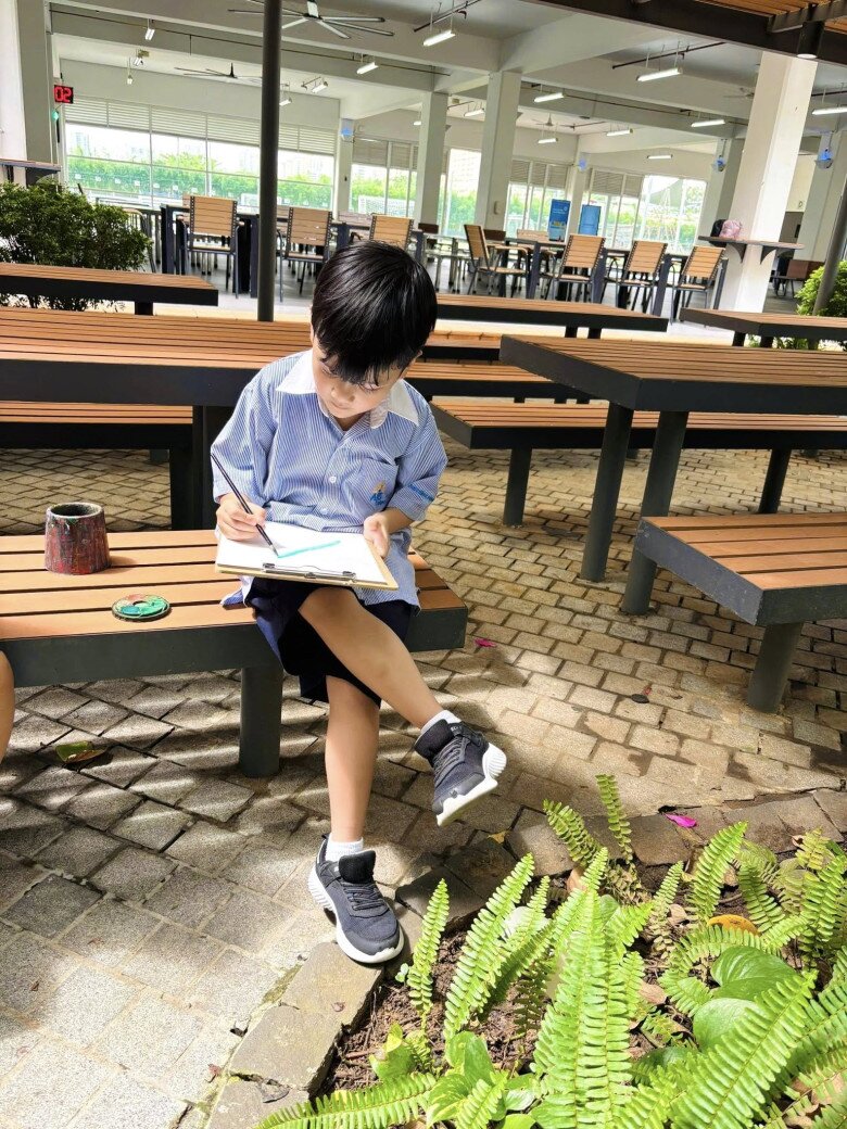 Sao Việt 24h: Lệ Quyên được khen mặt mộc trẻ hơn người tình kém 12 tuổi, tay trong tay đẹp đôi khiến dân tình chú ý - 8