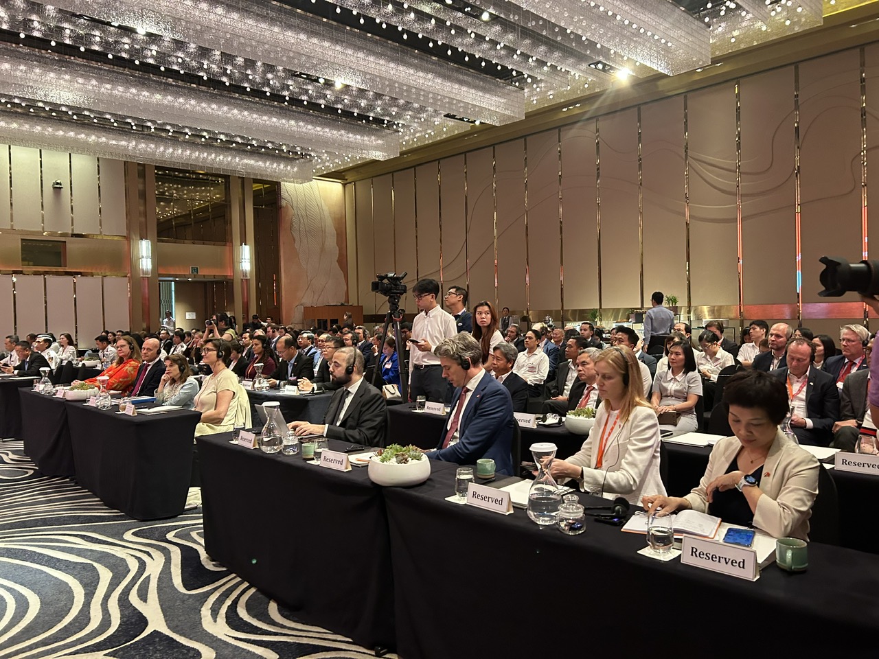 TP.HCM hướng đến cảng xanh, sân bay thông minh, trung tâm logistics số hóa 3 TP.HCM hướng đến cảng xanh, sân bay thông minh, trung tâm logistics số hóa - Ảnh 3.