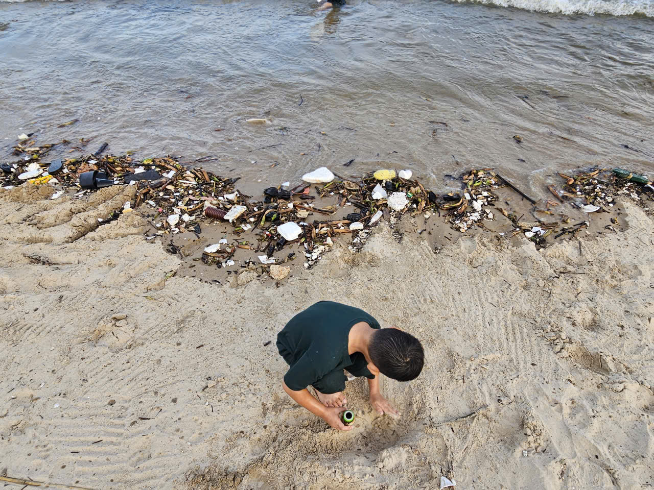Rác đại dương tấn công Bãi Sau Vũng Tàu Sau công viên nghìn tỉ đồng - Ảnh 14.