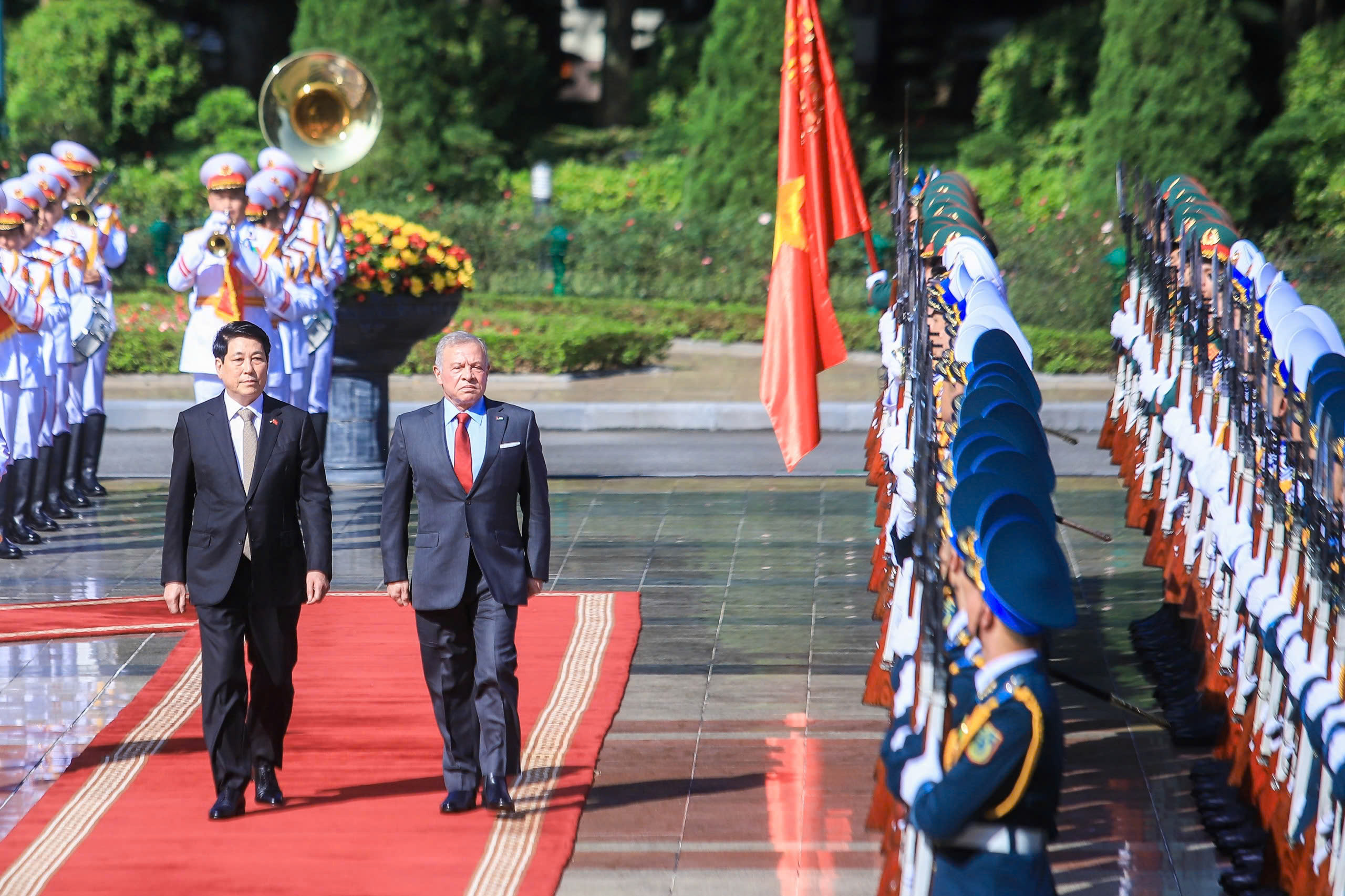 Chủ tịch nước Lương Cường chủ trì lễ đón chính thức Quốc vương Jordan - Ảnh 11.