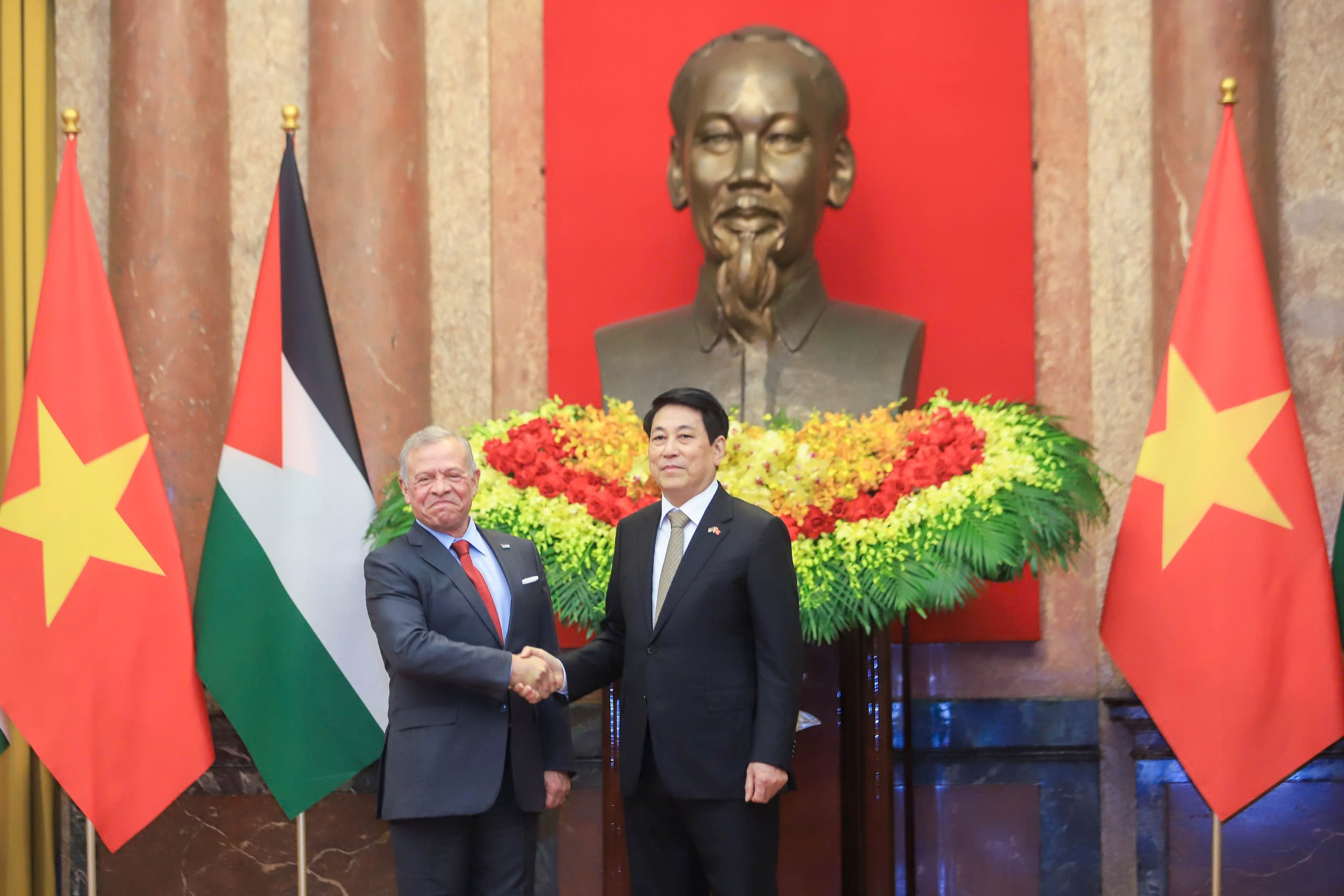 Chủ tịch nước Lương Cường chủ trì lễ đón chính thức Quốc vương Jordan - Ảnh 12.