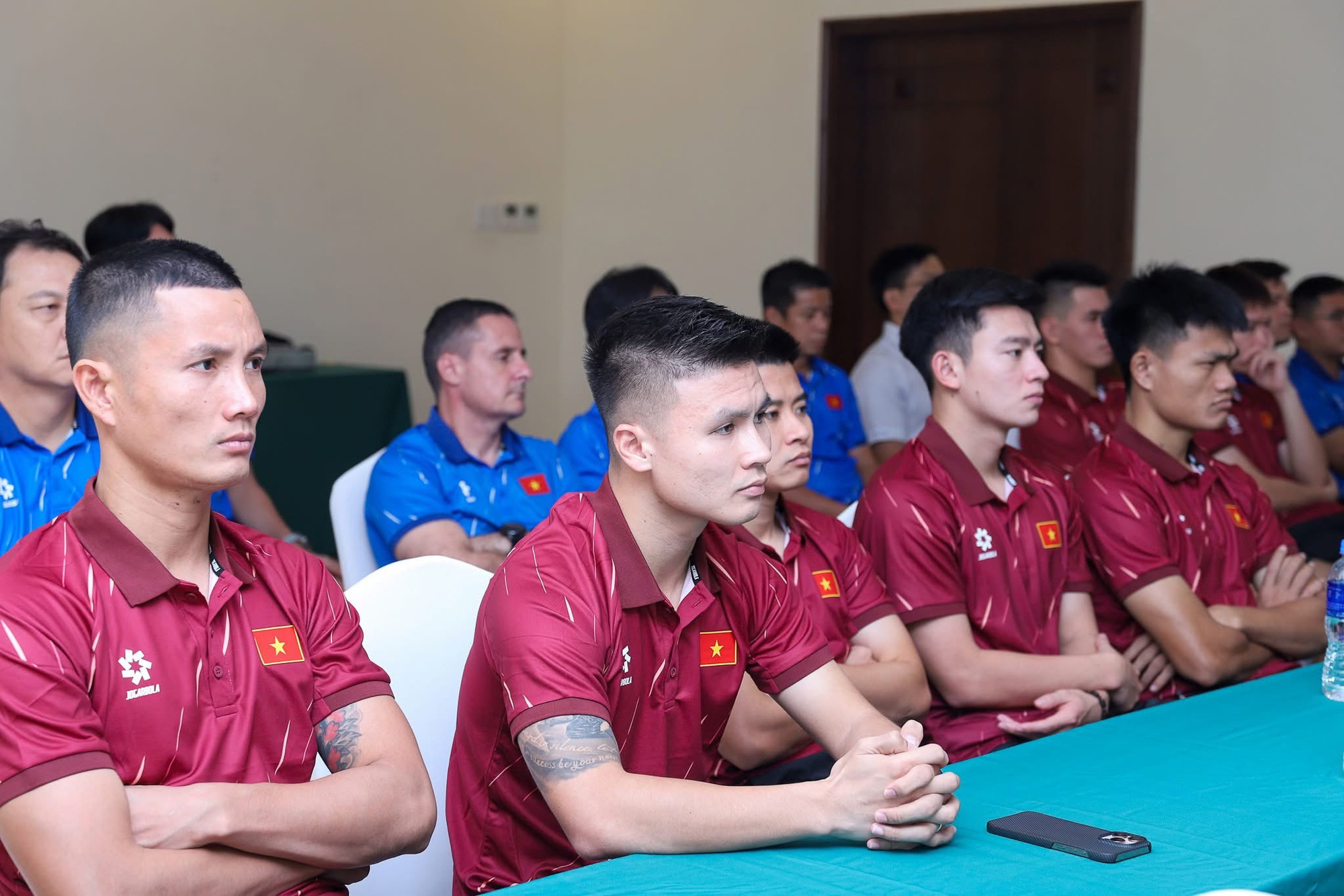 Chủ tịch VFF Trần Quốc Tuấn chúc mừng Xuân Son, muốn đội tuyển Việt Nam làm được điều đặc biệt- Ảnh 5.