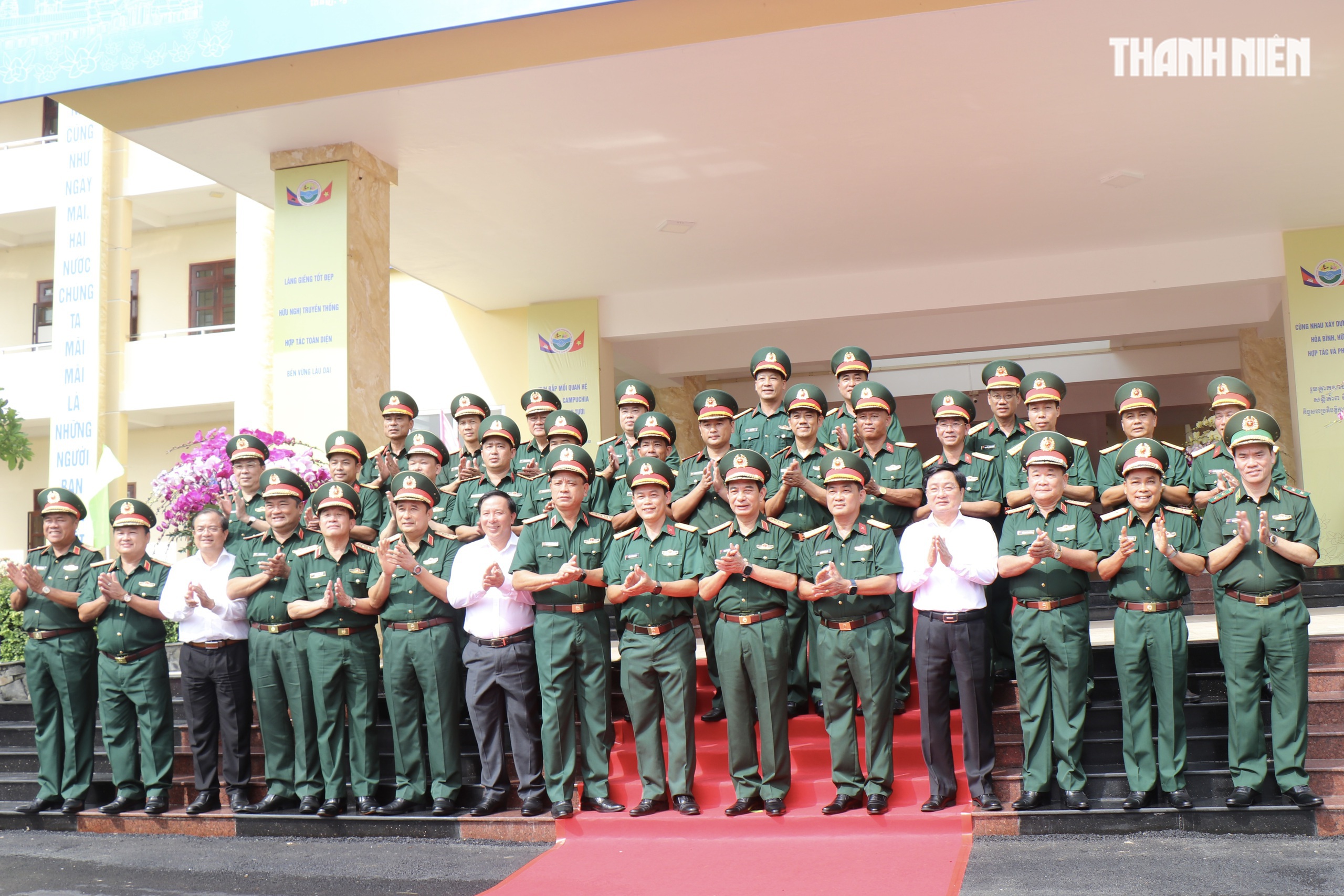 Đại tướng Phan Văn Giang làm việc với Sư đoàn 5, Quân khu 7 - Ảnh 2.