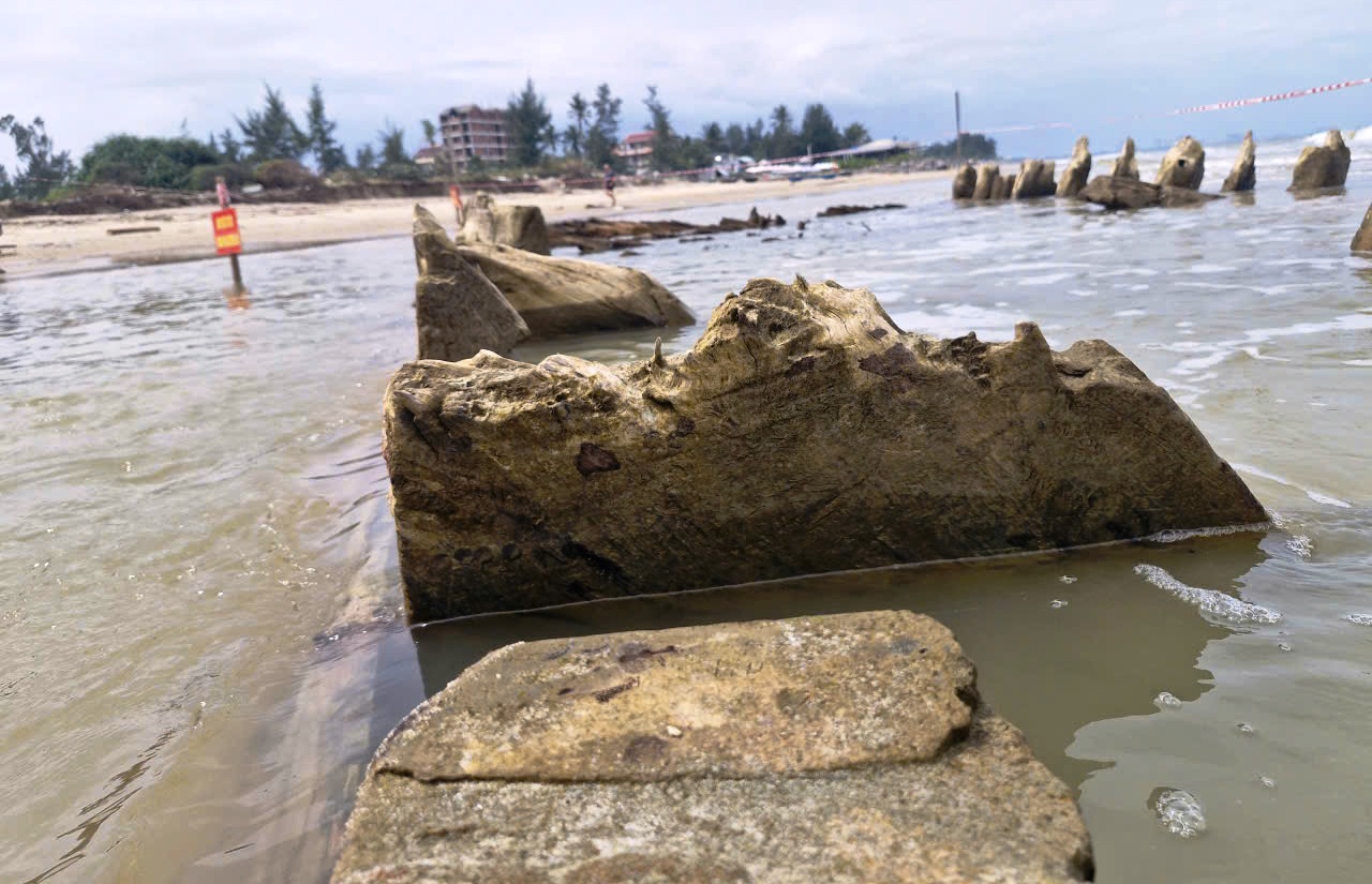 Tàu cổ phát lộ ở bờ biển Hội An: Cảng vụ Hàng hải Đà Nẵng lên tiếng- Ảnh 2.