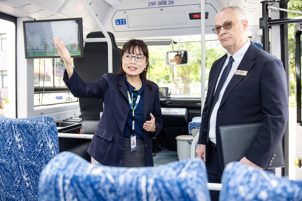 VinBus ra mắt dịch vụ xe điện học đường chuyên biệt - 3