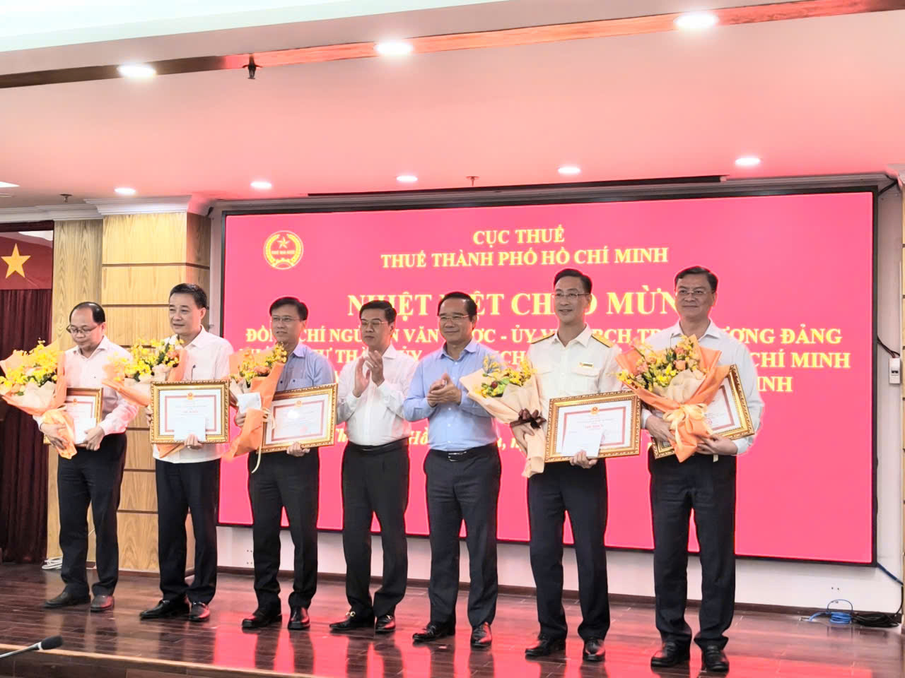 Tổng thu ngân sách TP.HCM về đích sớm 2 tháng 'nhưng không được chủ quan' - Ảnh 2.