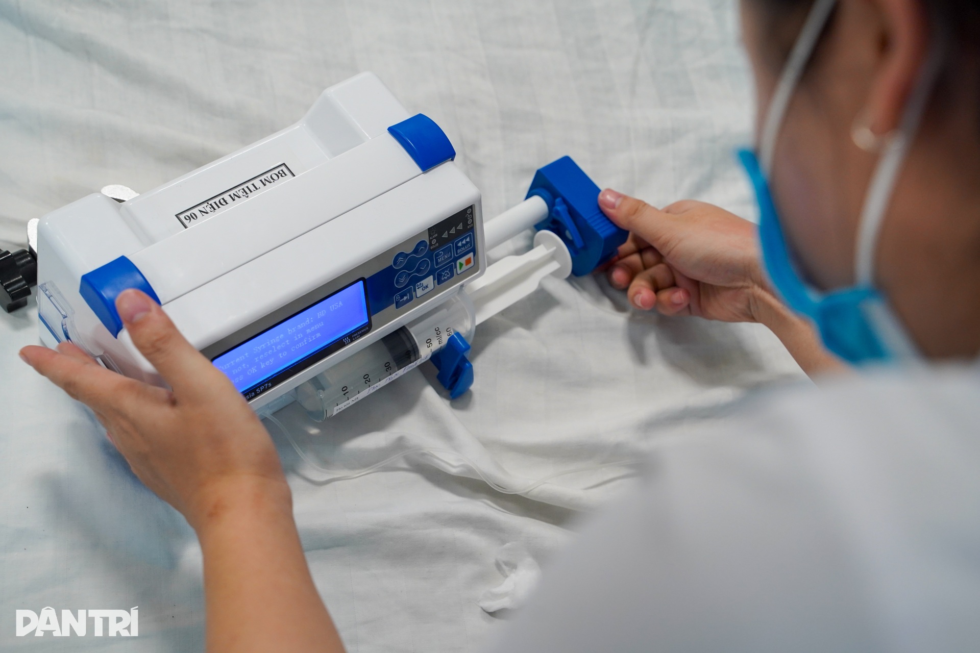 Hà Nội: Trẻ nhập viện vì cúm tăng vọt, bác sĩ căng mình ngăn biến chứng - 14