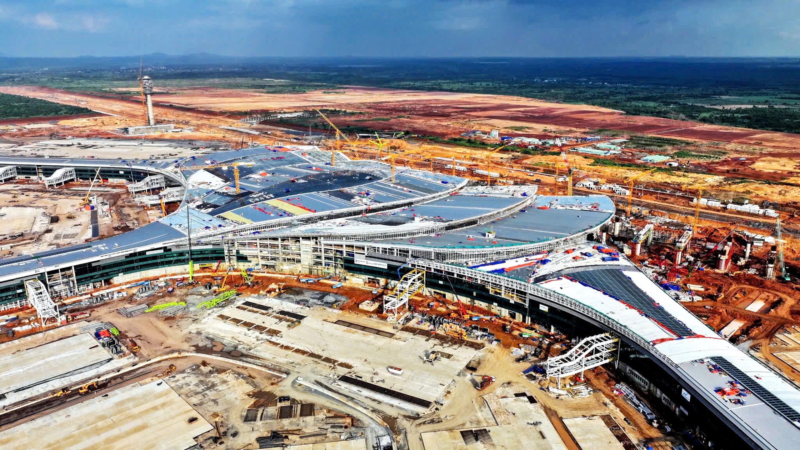 TP.HCM muốn trở thành trung tâm trung chuyển hàng đầu khu vực - Ảnh 2.