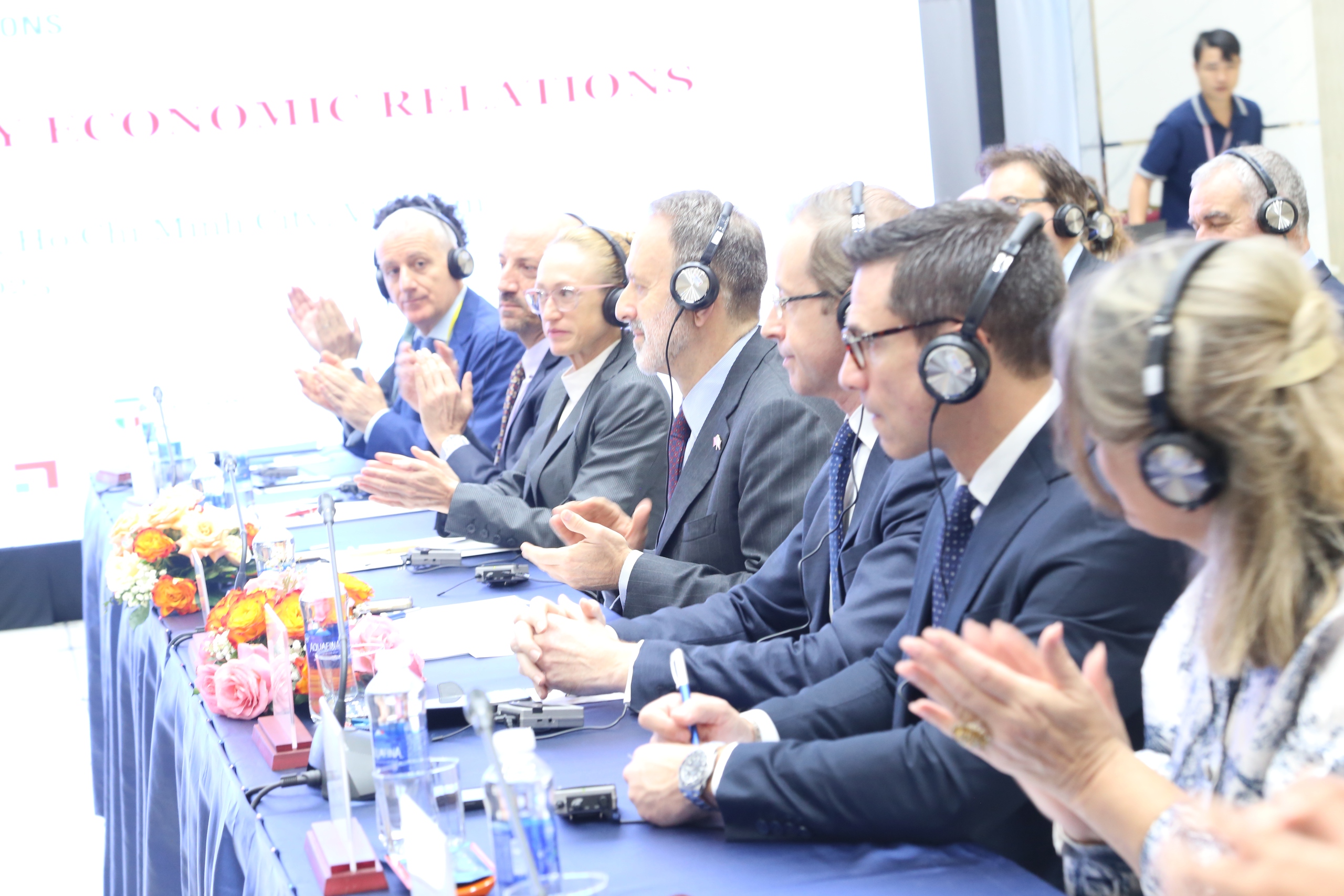 Chủ tịch UBND TP HCM Nguyễn Văn Được tiếp Đại sứ Italia thúc đẩy hợp tác kinh tế - Ảnh 4.