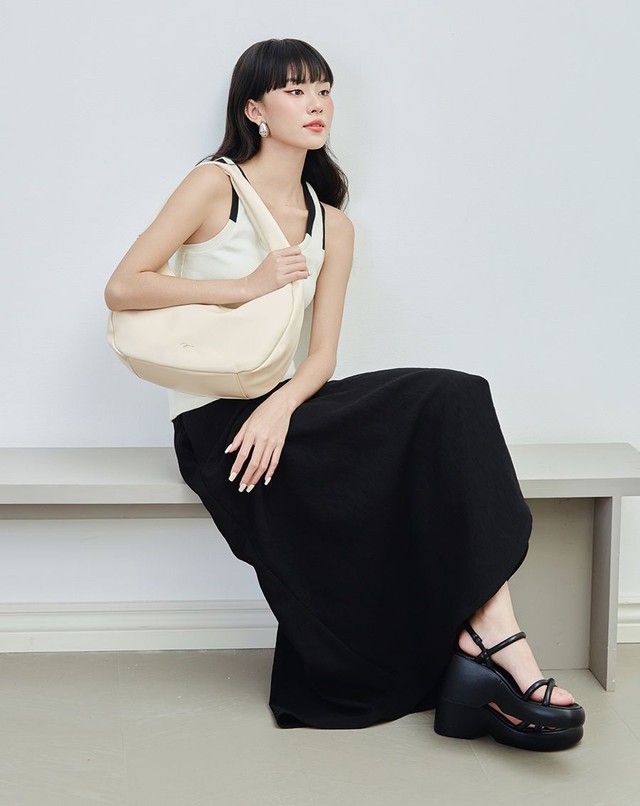 Túi hobo lên ngôi, biểu tượng mới của cô nàng tối giản - Ảnh 5.