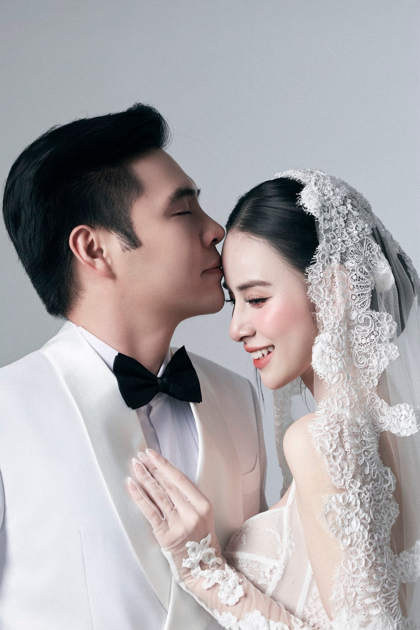 1763005316 402 Chan dung thieu gia Viet cuoi my nhan co nu