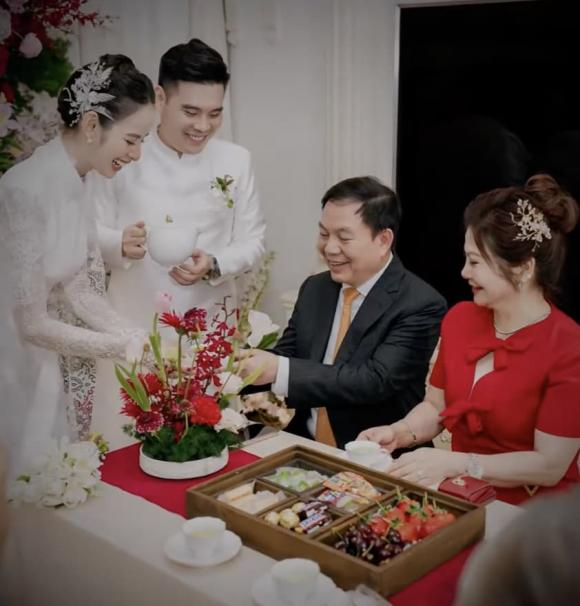 1763005321 909 Chan dung thieu gia Viet cuoi my nhan co nu