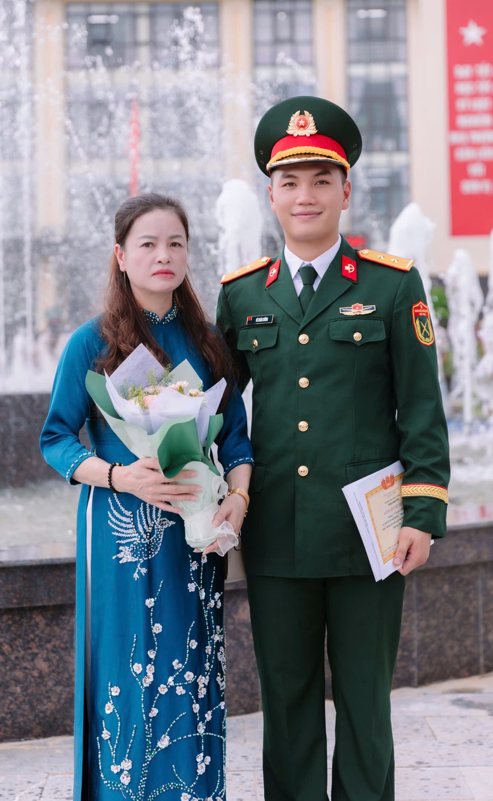 Thủ khoa đặc công nước kể 24 giờ thả trôi trên biển, vừa bơi vừa ăn cháo - 2