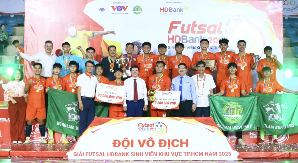 dai-hoc-nong-lam-vo-dich-thuyet-phuc-giai-futsal-sinh-vien-tp-hcm (1).jpg