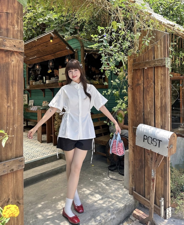 Vải đũi trở lại, nâng tầm phong cách cho ngày giao mùa tinh tế - Ảnh 2.