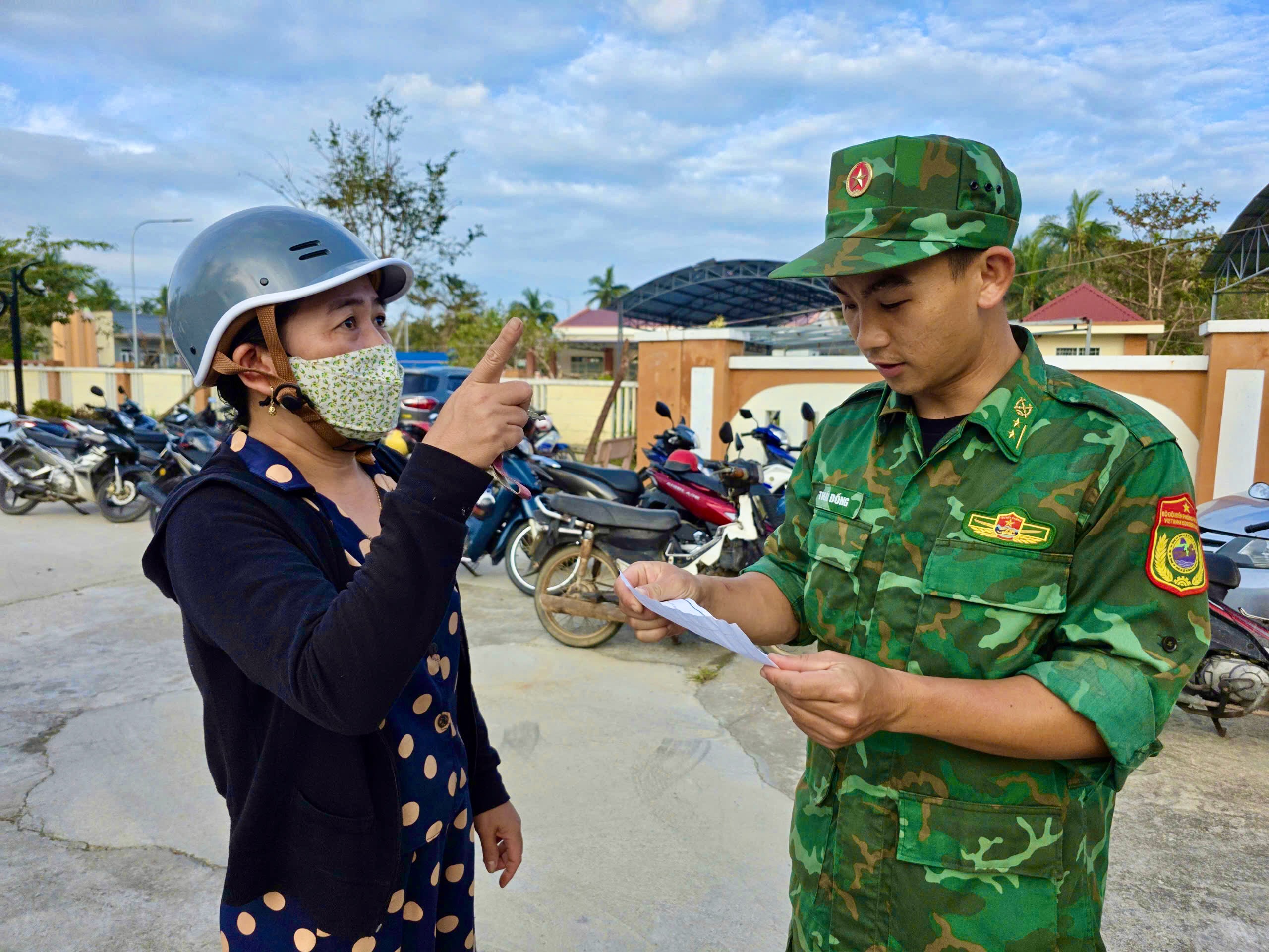 tặng quà - Ảnh 2.
