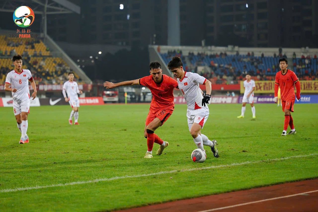 Chuyên gia Trung Quốc: “Kỹ năng cầu thủ chúng ta kém U22 Việt Nam 20 năm” - 2